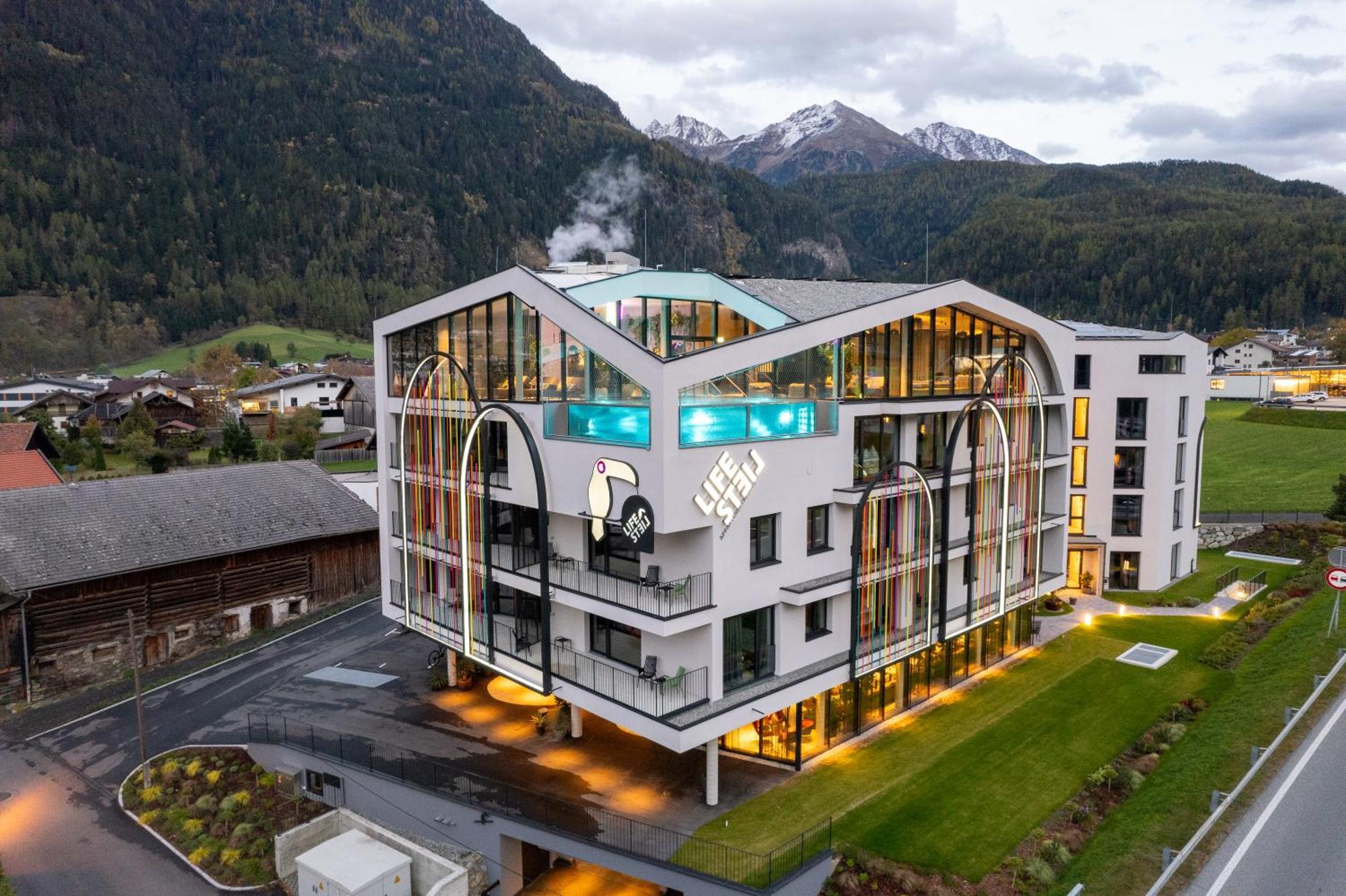 Lifesteil Aparthotel Umhausen Exteriör bild